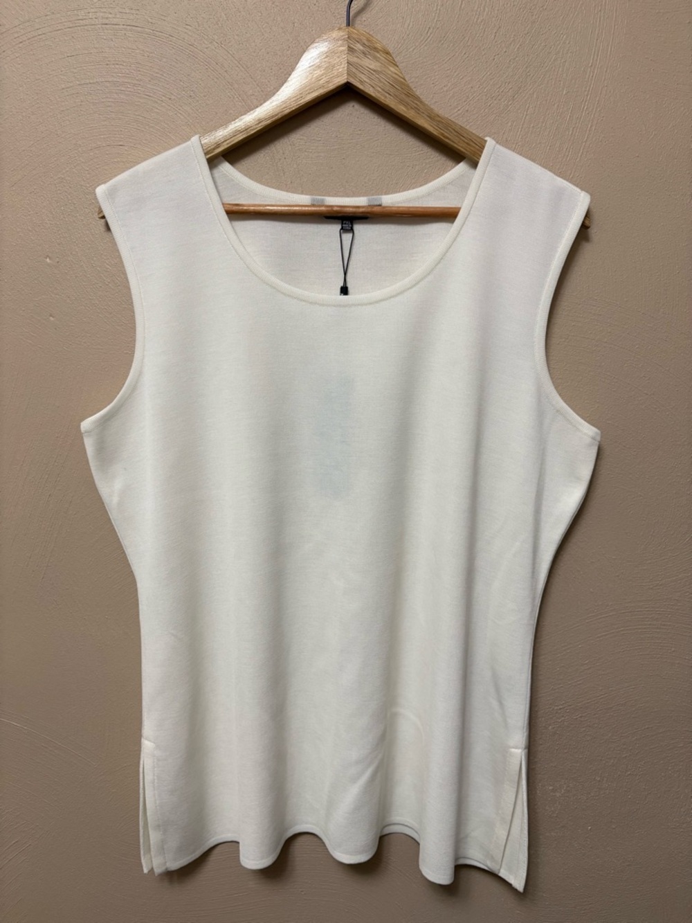 Misook Scoop Neck Tank White Size XL Petite NWT New - Picture 3 of 10